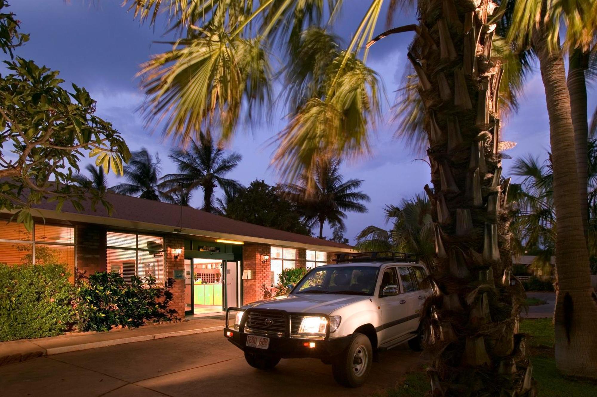 Hotel The Cambridge Kununurra Exterior foto